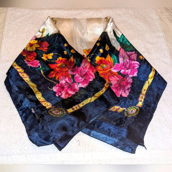 *Silky Sophisticated Floral Fashion Scarf, Square 38"x38" - Picture 2 of 11